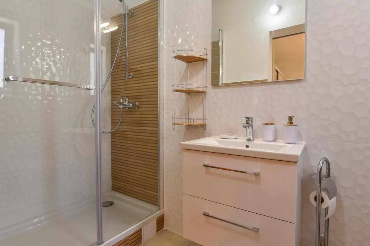 New Luxury 3 Bedroom 4 Air Conditioners Задар Екстер'єр фото